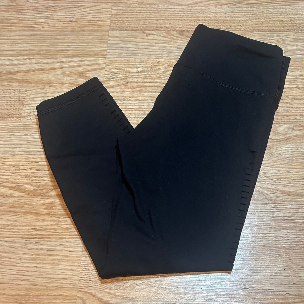 GapFit Blackout Technology Laser‎ Cut High Rise Leggings Black Womens Medium